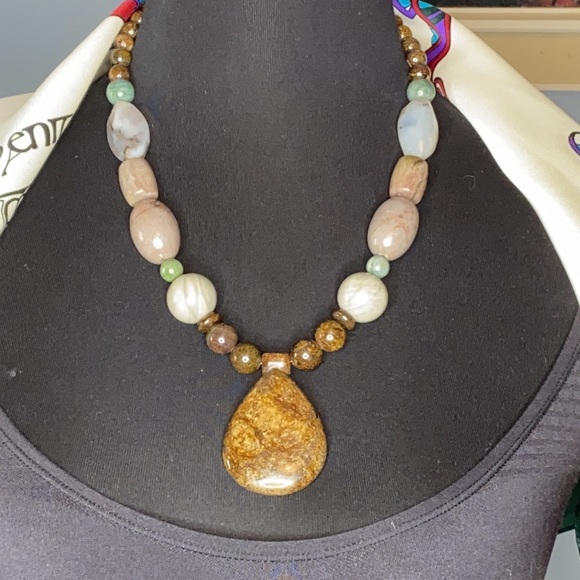 - Vintage Large Healing Stone Necklace Natural Stone Jewelry Statement Piece - Picture 2 of 9